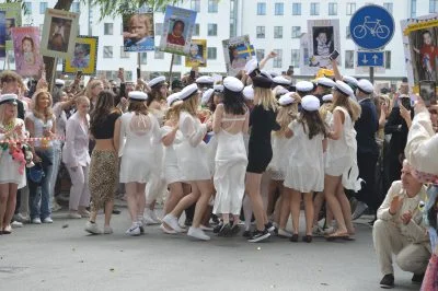 Studenter på ett utspring.