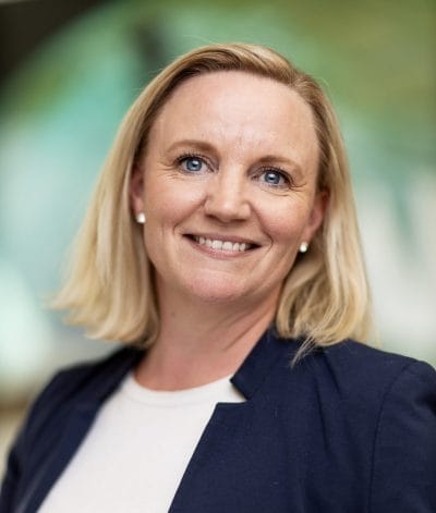 Porträttbild Carolyn.